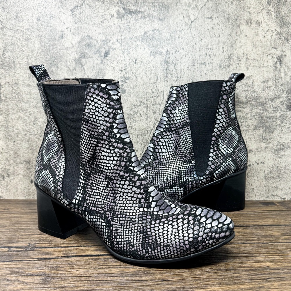 Bueno snake print boots, black & white leather snake print booties, size 41